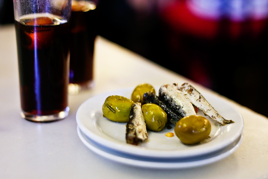 cerveceria_cervantes_anchoas_anchovies_vermut_vermouth_acetunas_olives