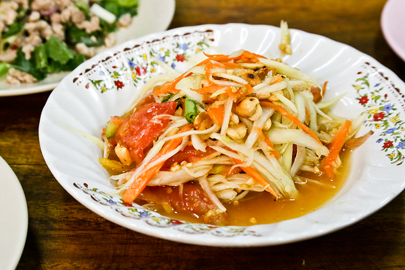 green_papaya_salad_bangkok_thailand