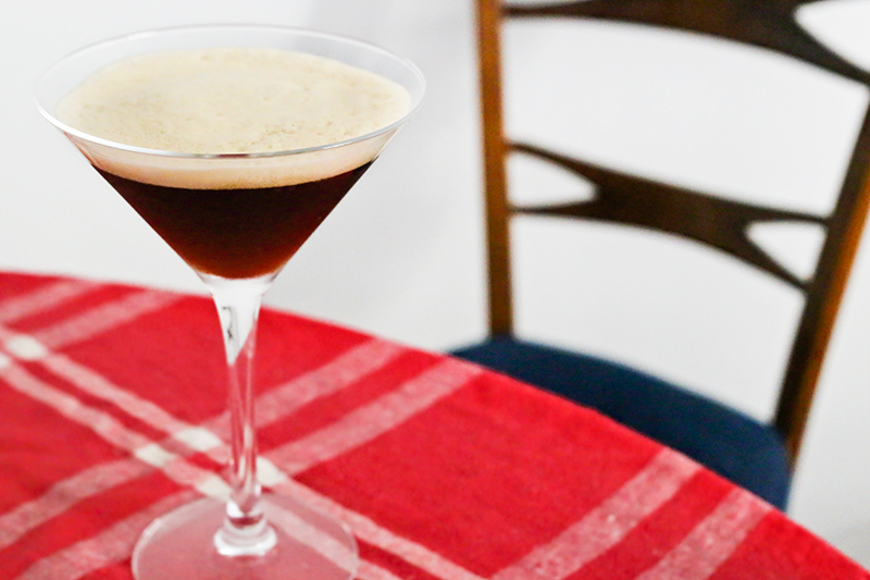 http://partaste.com/worldrecipes/wp-content/uploads/sites/2/2015/07/caffe_shakerato_italian_iced_coffee_martini.jpg