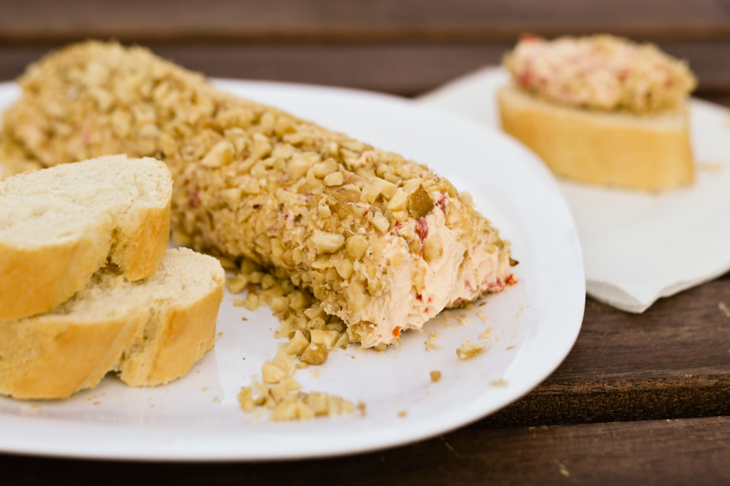 queso_de_cabra_pimiento_piquillo_nueces_walnut_pepper_goat_cheese_log